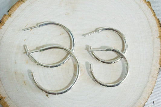 Inverted Knife Edge Textured Hoops