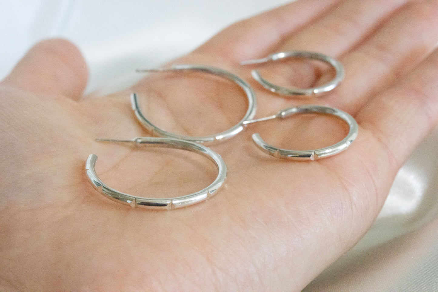 Inverted Knife Edge Textured Hoops